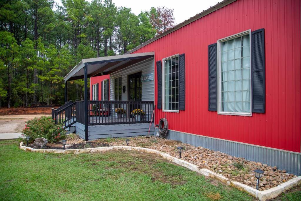 Hot Tub, Fire Ring And A Large Family Kitchen! Villa Navasota Exterior photo